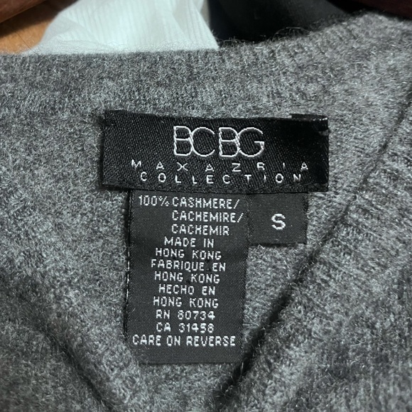 Vtg BCBG Cold Shoulder Gray 100% Cashmere Sweater Sz S Women - Picture 4 of 6